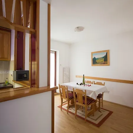 Kraljevi Konaci Zlatibor